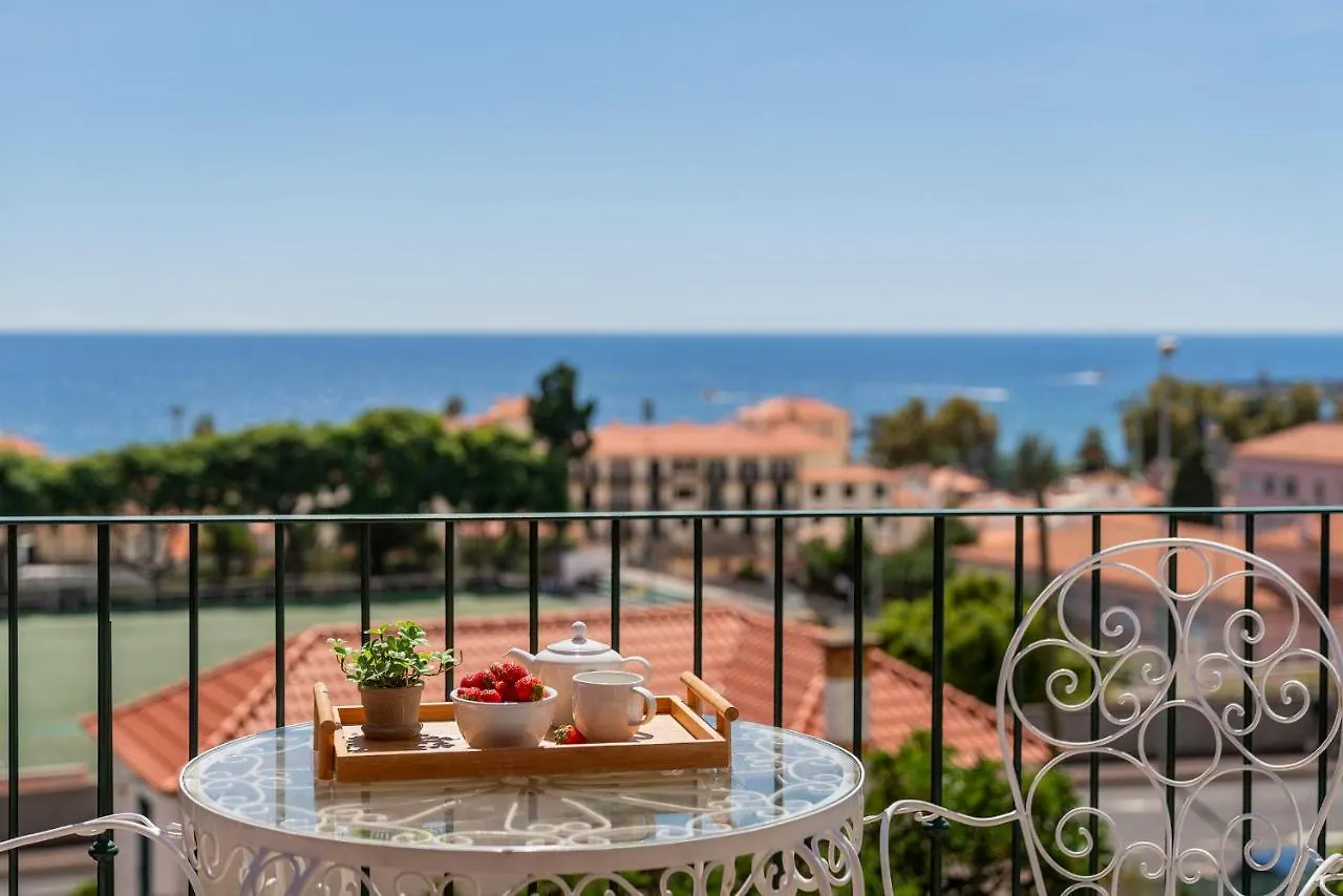 Casa Strelitzia By An Island Apart Funchal  Funchal (Madeira)